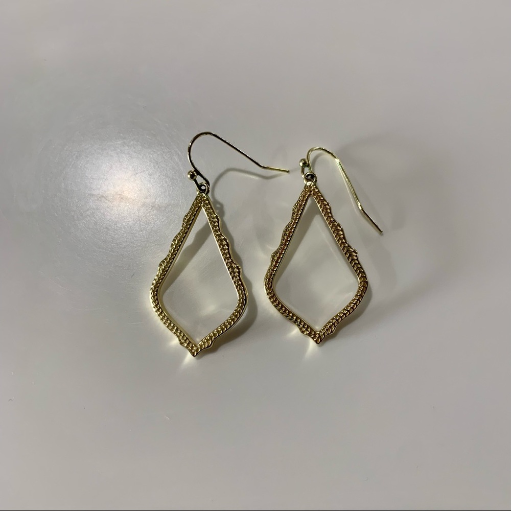 Kendra Scott Sophia Drop Earrings in Gold